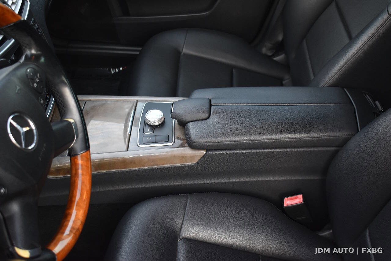 Used 2010 Mercedes-Benz E 350 Sedan image 30