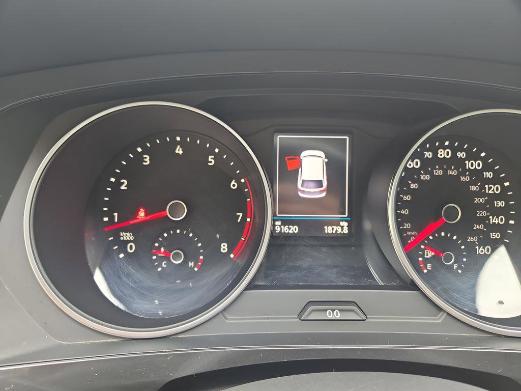 Used 2018 Volkswagen Tiguan SE w/ Panoramic Sunroof Package image 31