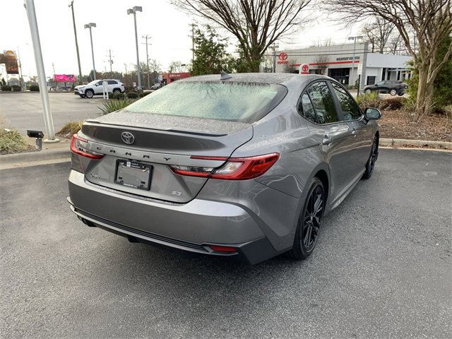 Used 2025 Toyota Camry SE image 8