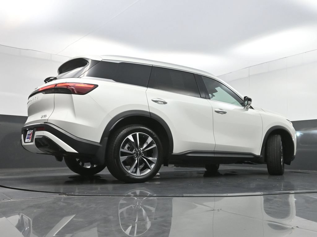 Used 2023 INFINITI QX60 Luxe w/ Performance Audio Package FWD image 35