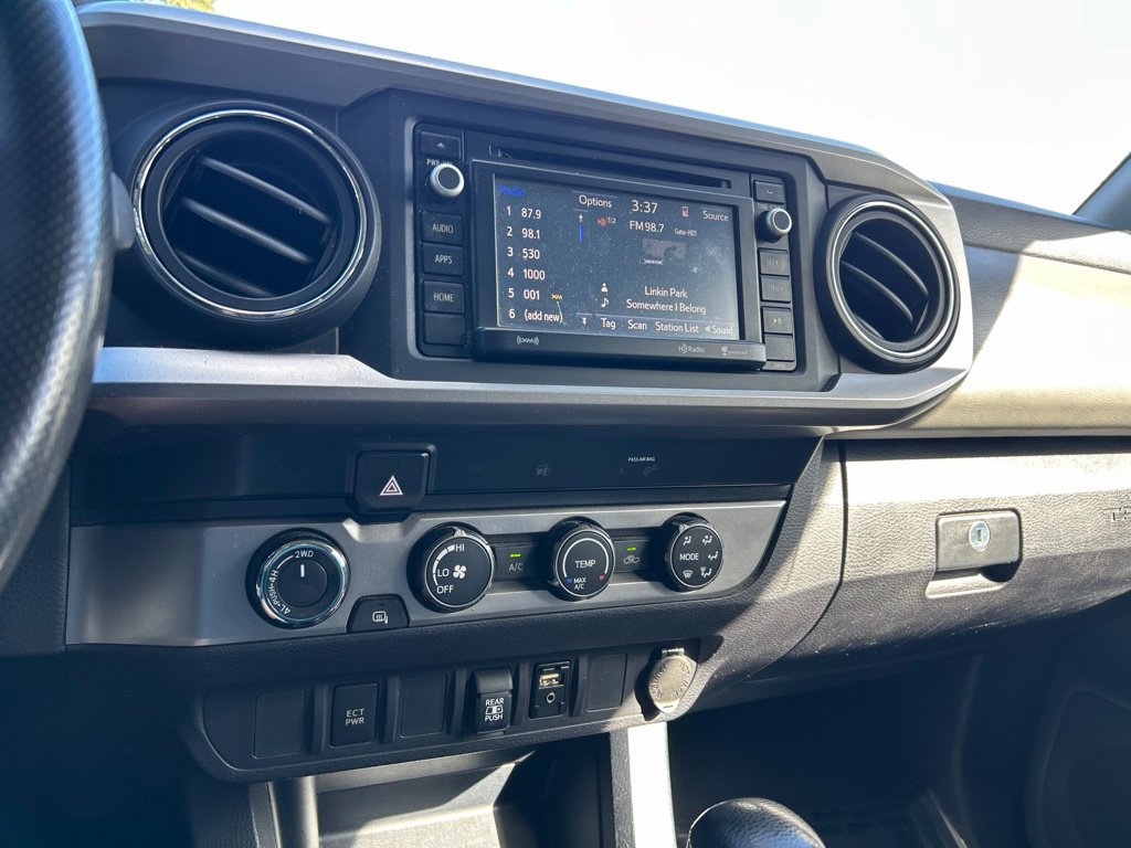 Used 2019 Toyota Tacoma SR5 AWD/4WD image 30