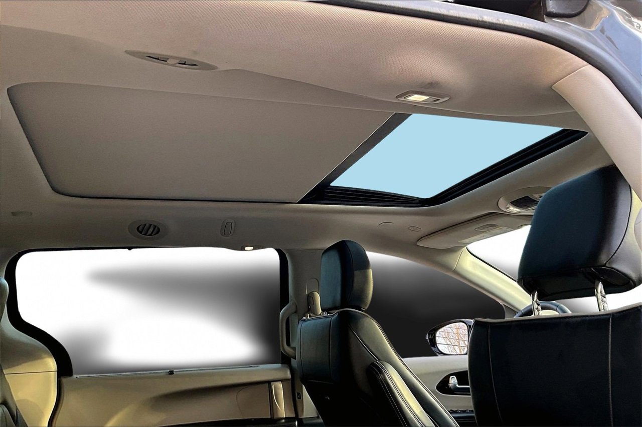 Certified 2023 Chrysler Pacifica Limited image 16