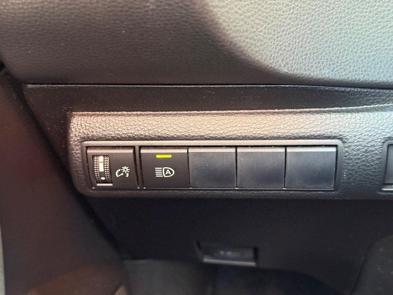 Used 2020 Toyota Corolla SE FWD image 29