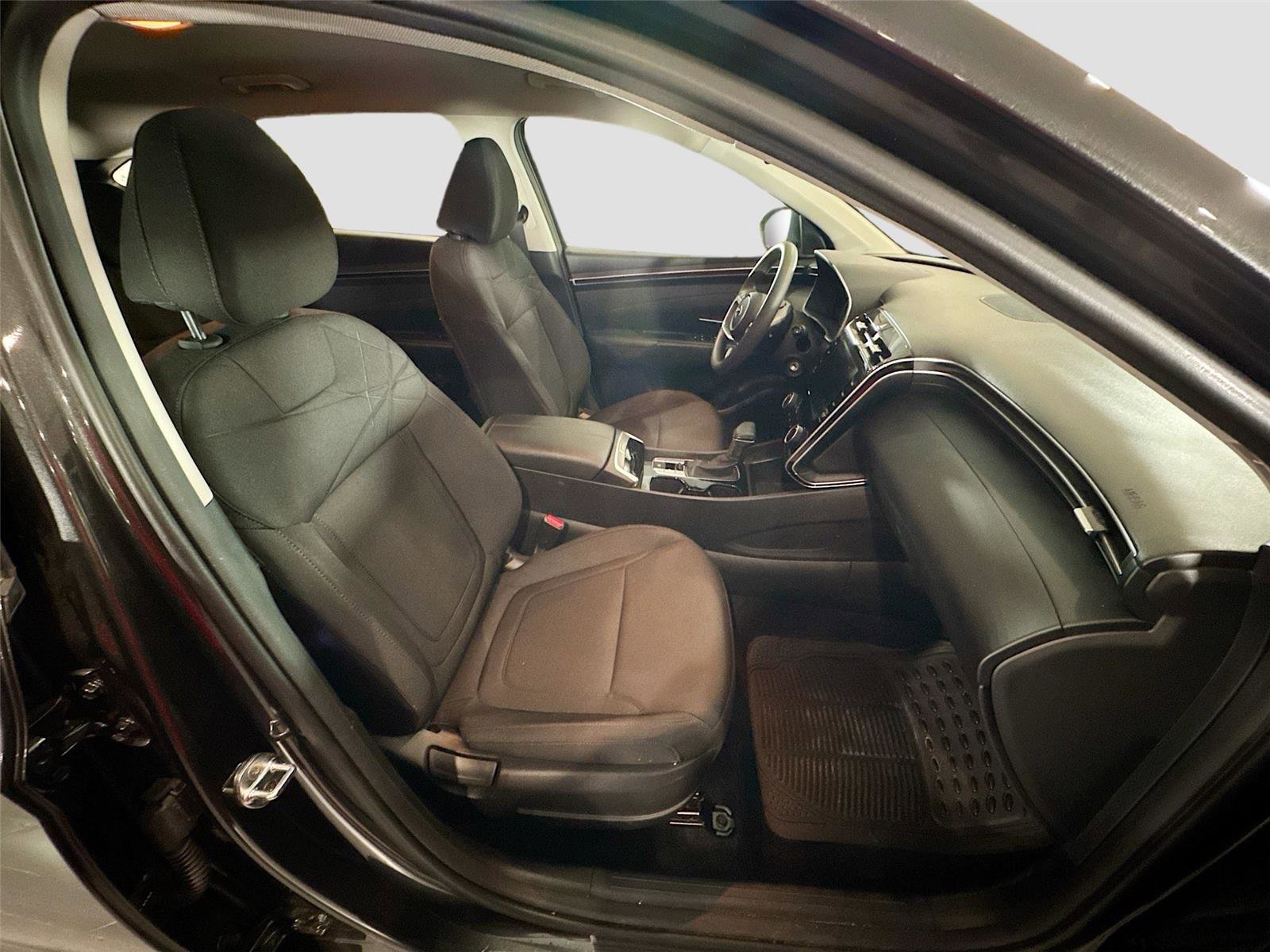 Used 2023 Hyundai Tucson SE image 14