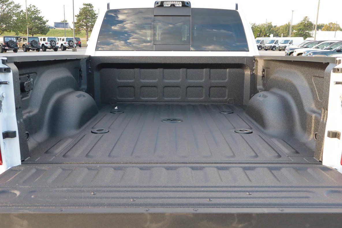 New 2027 RAM 3500 Laramie AWD/4WD image 7