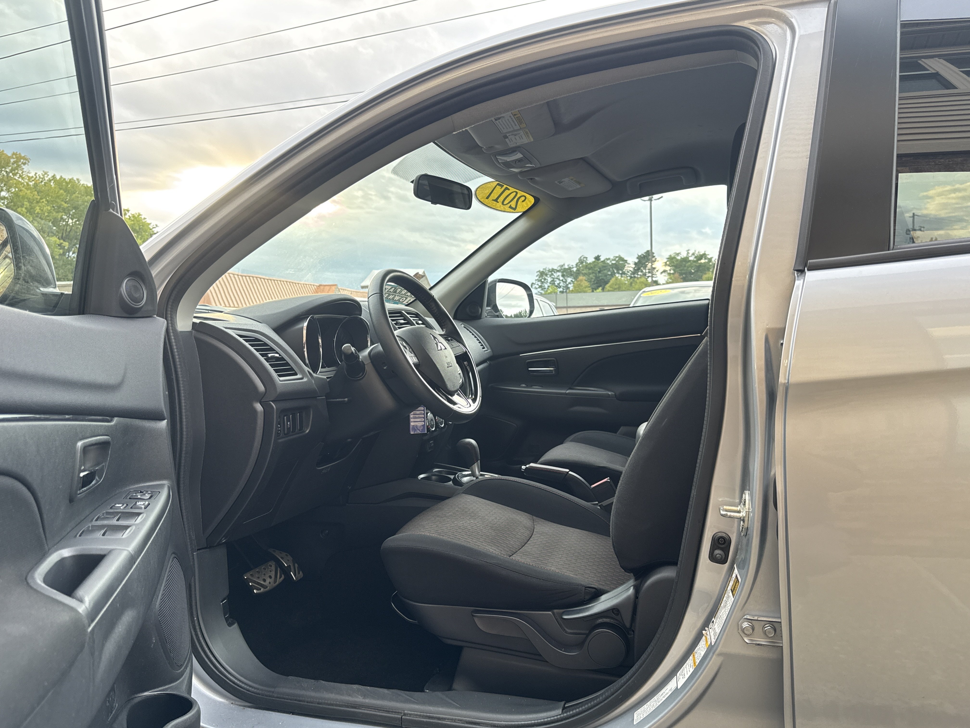 Used 2017 Mitsubishi Outlander Sport LE AWD/4WD image 8