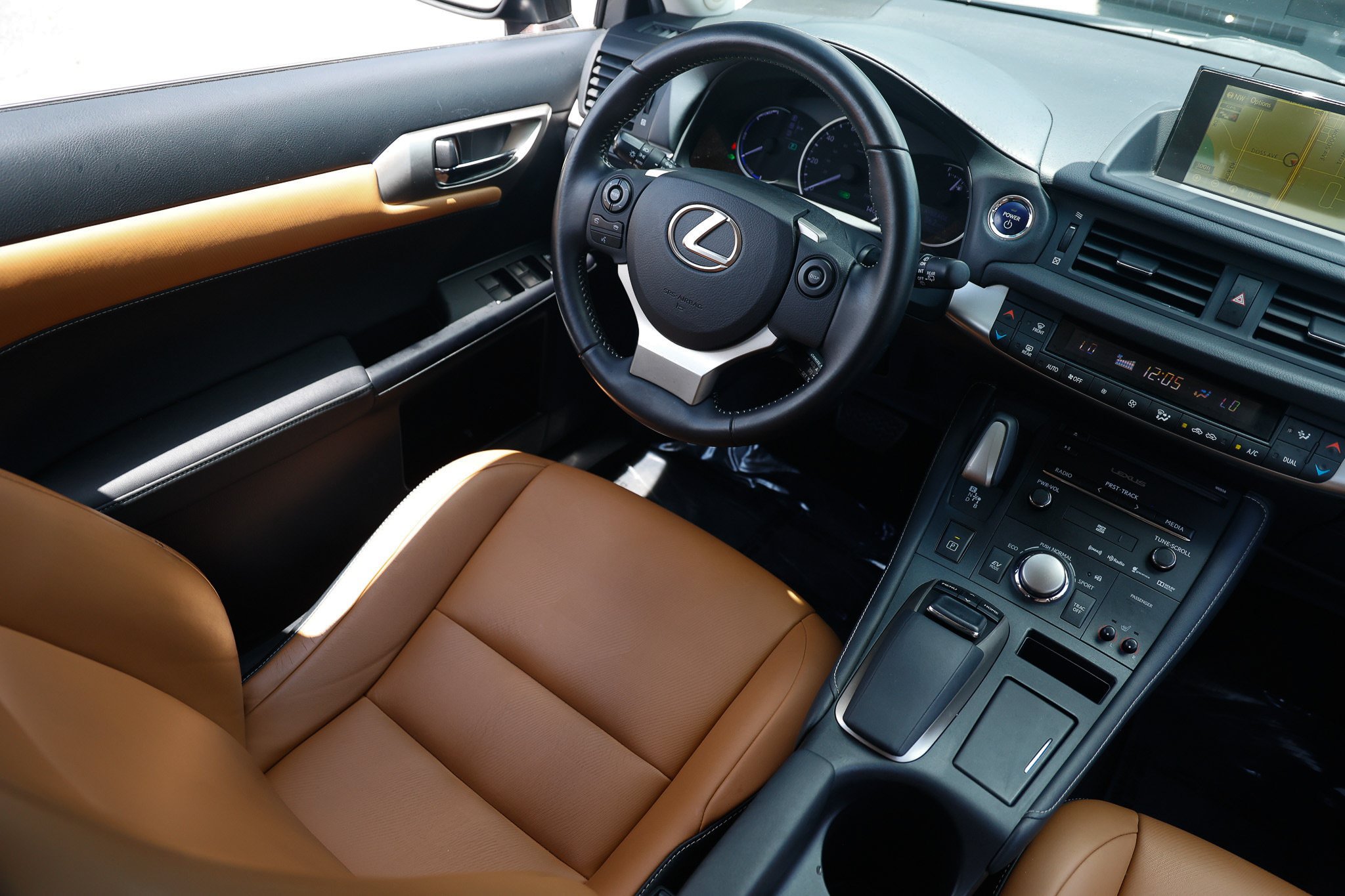 Used 2016 Lexus CT 200h w/ Navigation Package FWD image 24