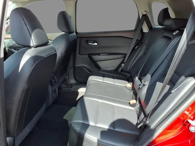 Used 2023 Nissan Rogue SV w/ SV Premium B Package image 5