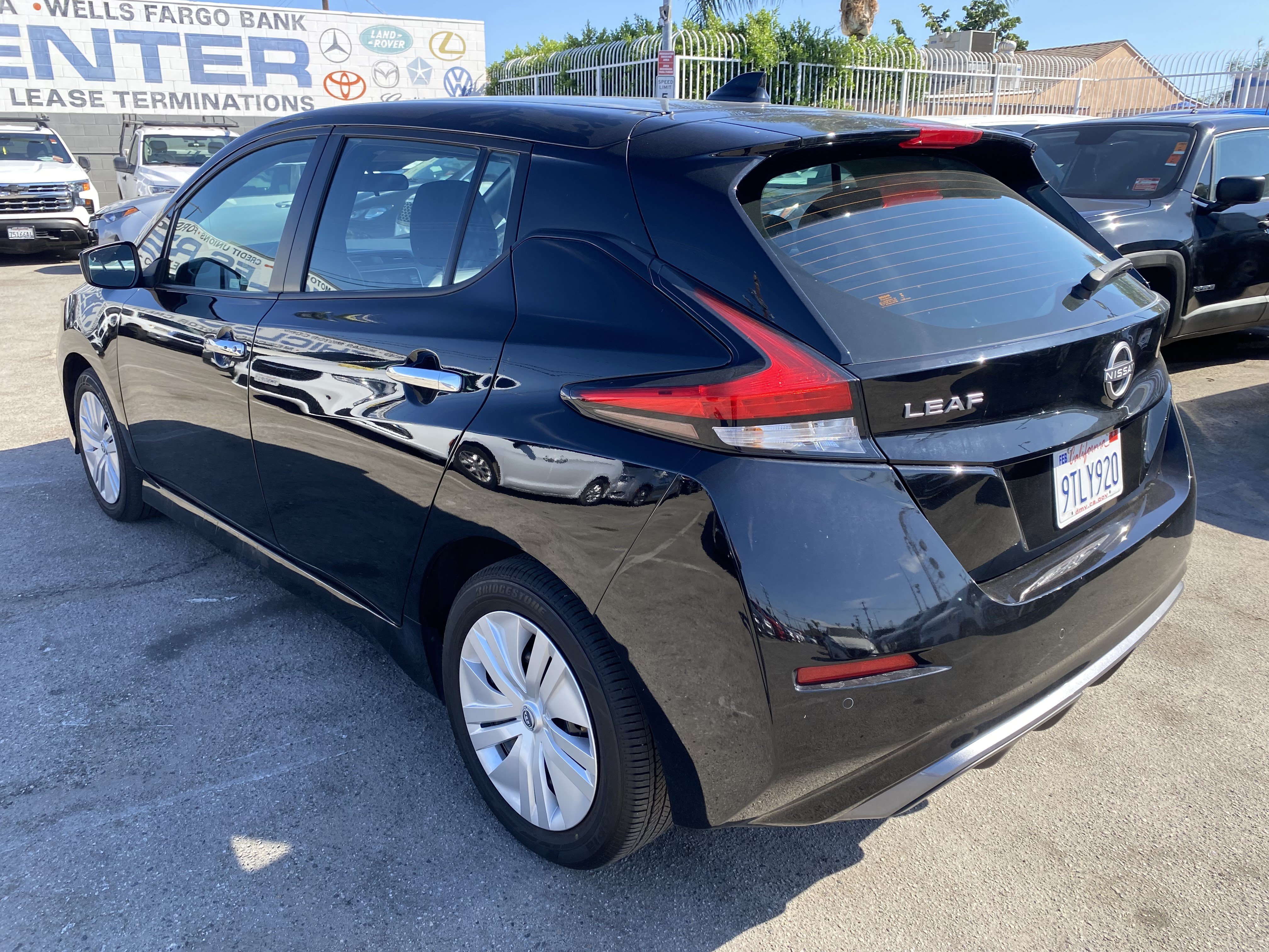 Used 2025 Nissan Leaf S FWD image 11