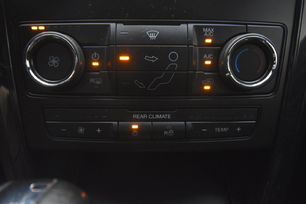 Used 2019 Ford Explorer XLT AWD/4WD image 25