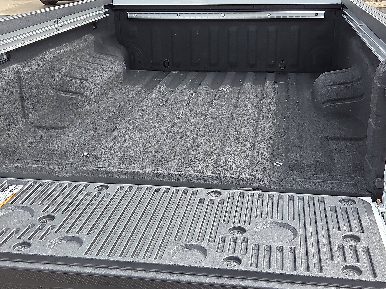 Used 2025 Nissan Frontier SV w/ SV Convenience Package image 8