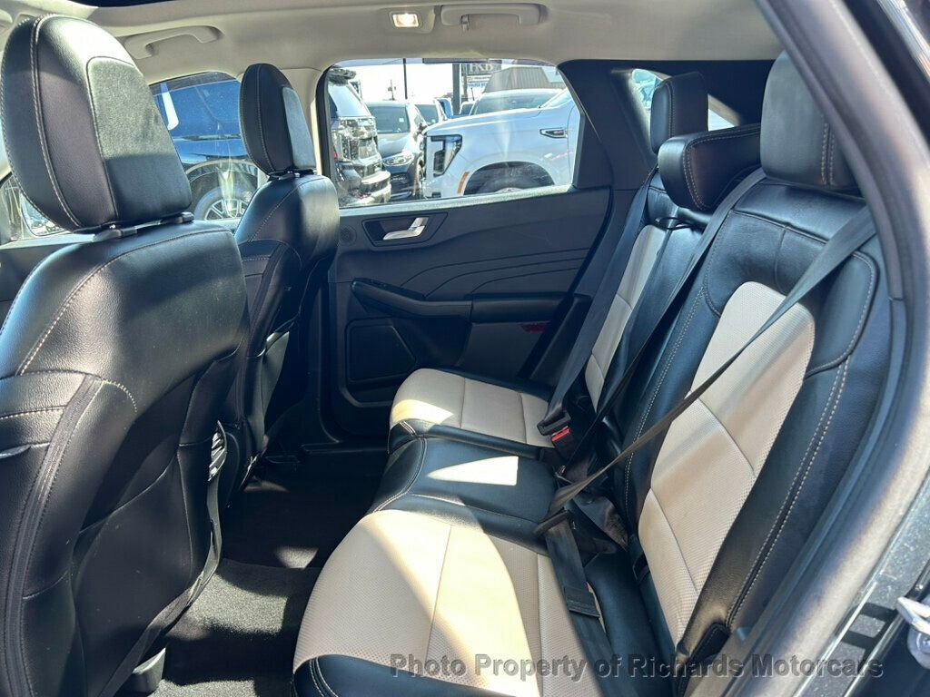 Used 2022 Ford Escape Titanium w/ Titanium Elite Package image 16