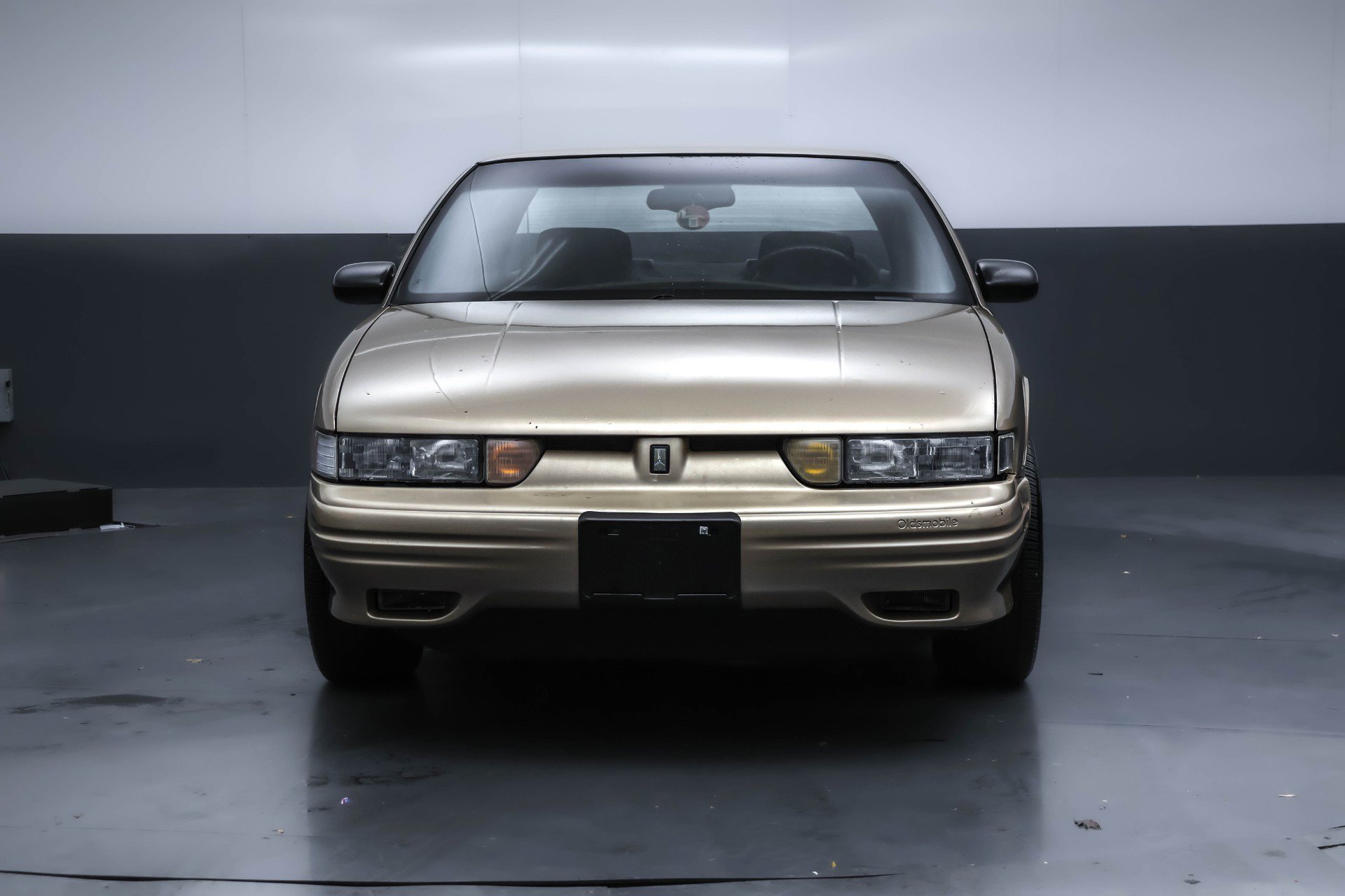 Used 1994 Oldsmobile Cutlass Supreme S FWD image 28