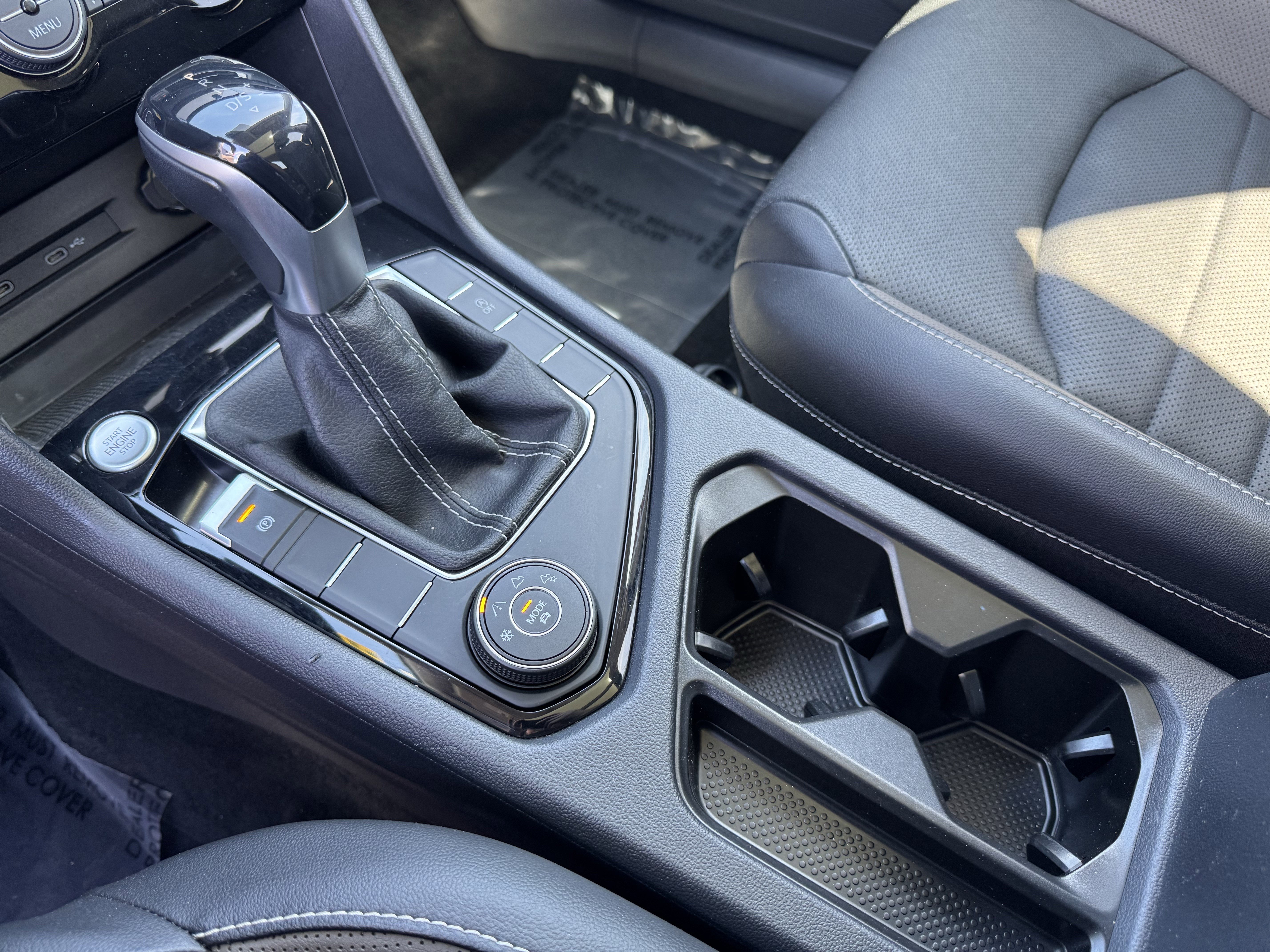 Used 2022 Volkswagen Taos SEL w/ Panoramic Sunroof Package image 28