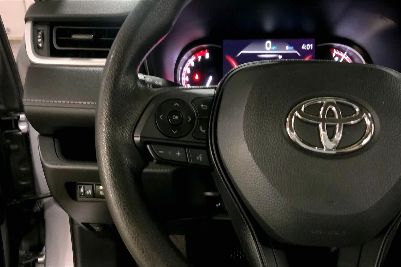 Used 2023 Toyota RAV4 LE AWD/4WD image 24