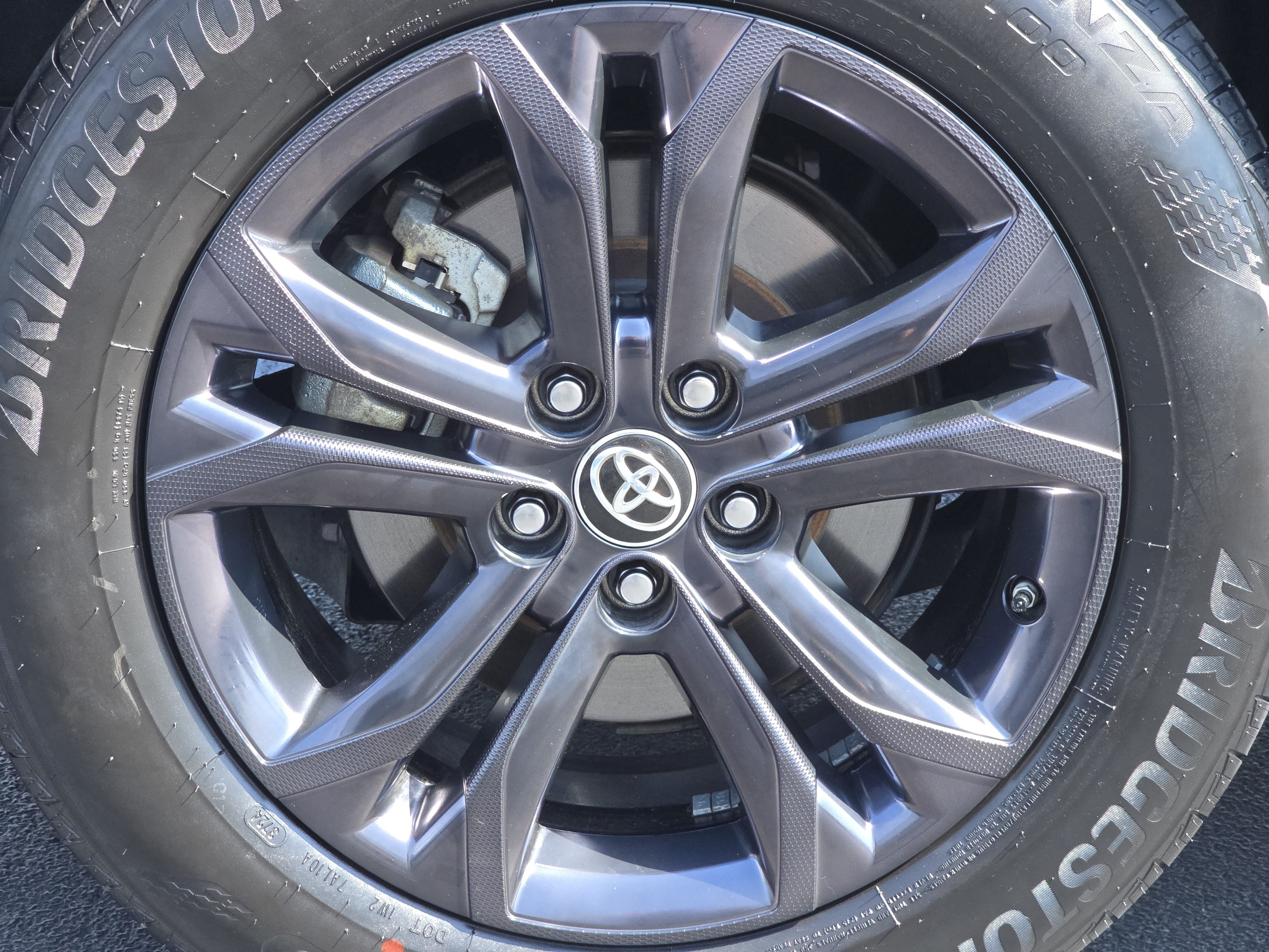 Used 2024 Toyota Sienna XSE w/ XSE Plus Package AWD/4WD image 17