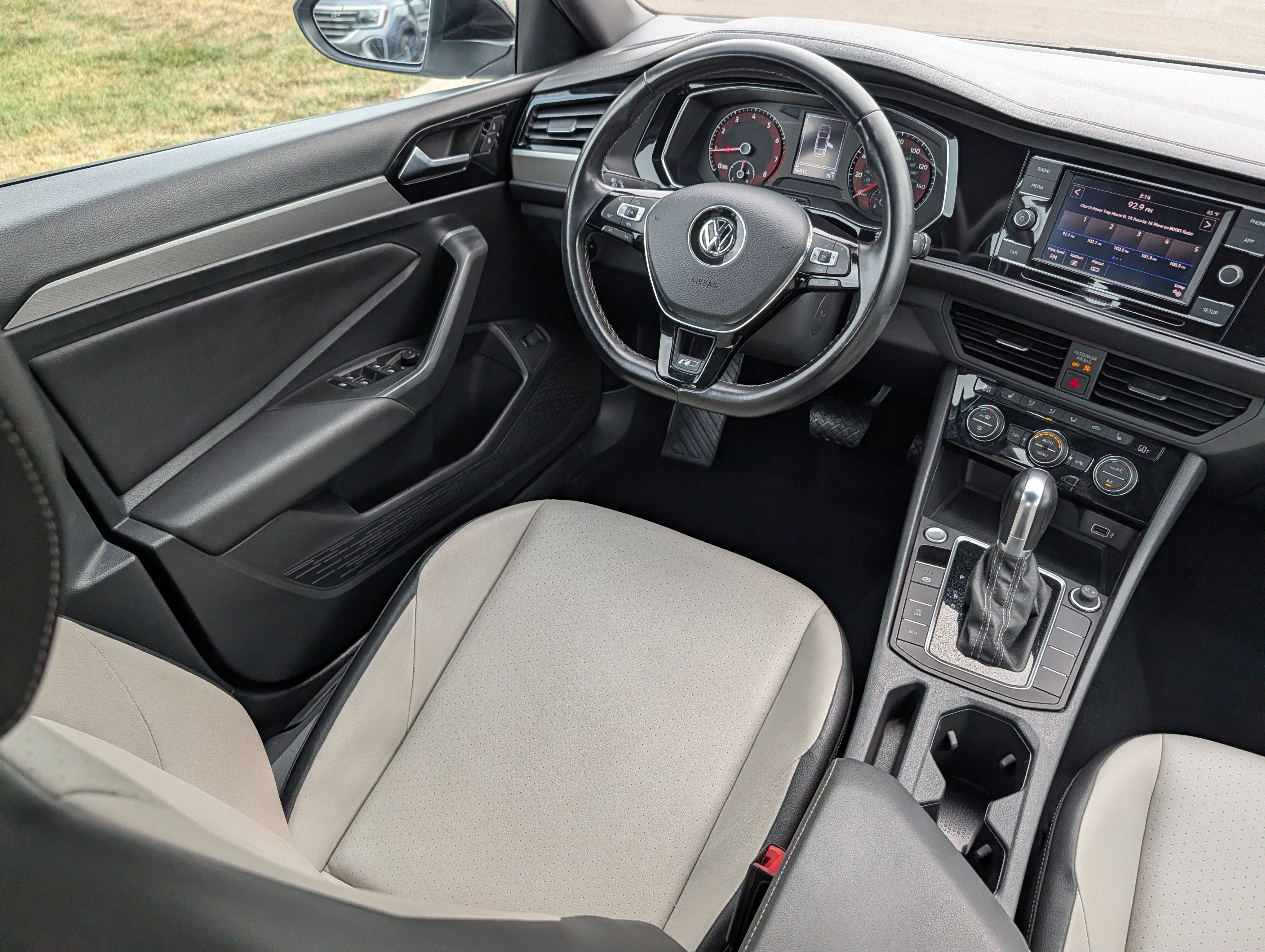 Used 2019 Volkswagen Jetta R-Line FWD image 9