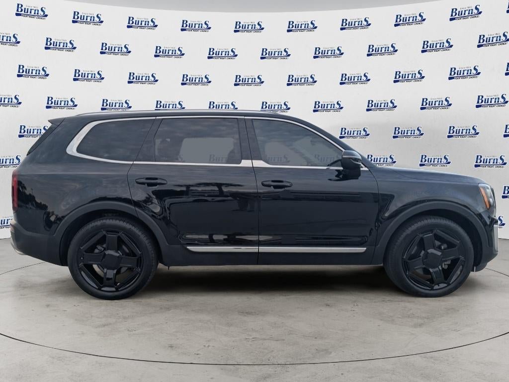 Used 2022 Kia Telluride EX w/ EX Premium Package AWD/4WD image 2