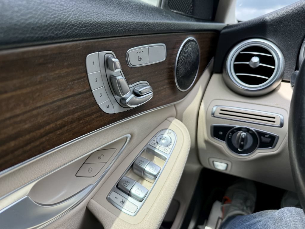 Used 2019 Mercedes-Benz C 300 Sedan w/ Premium Package image 33