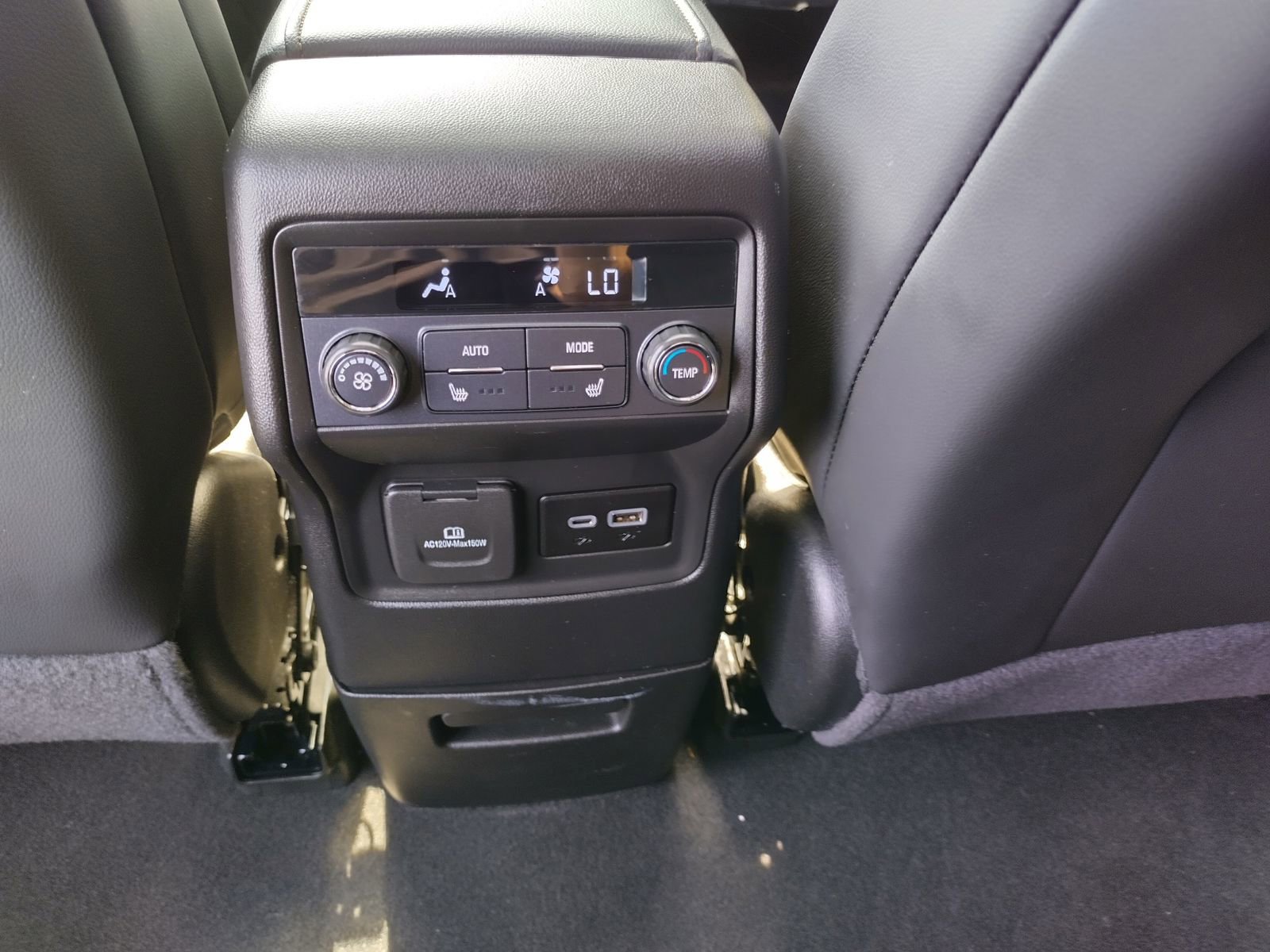 Used 2023 GMC Acadia AT4 w/ Technology Package image 24