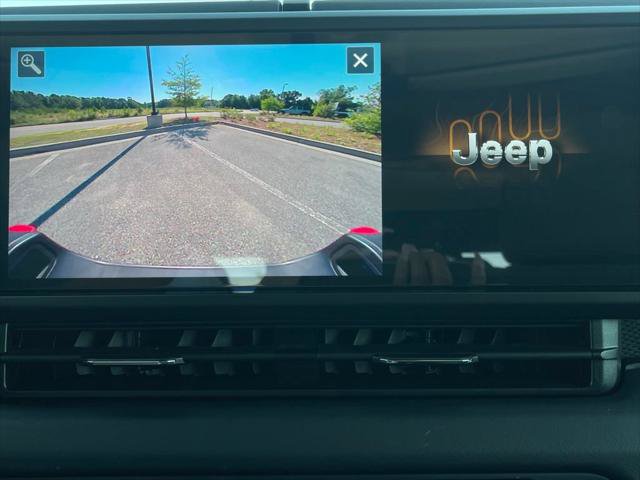 Certified 2025 Jeep Gladiator Rubicon w/ Convenience Group AWD/4WD image 70