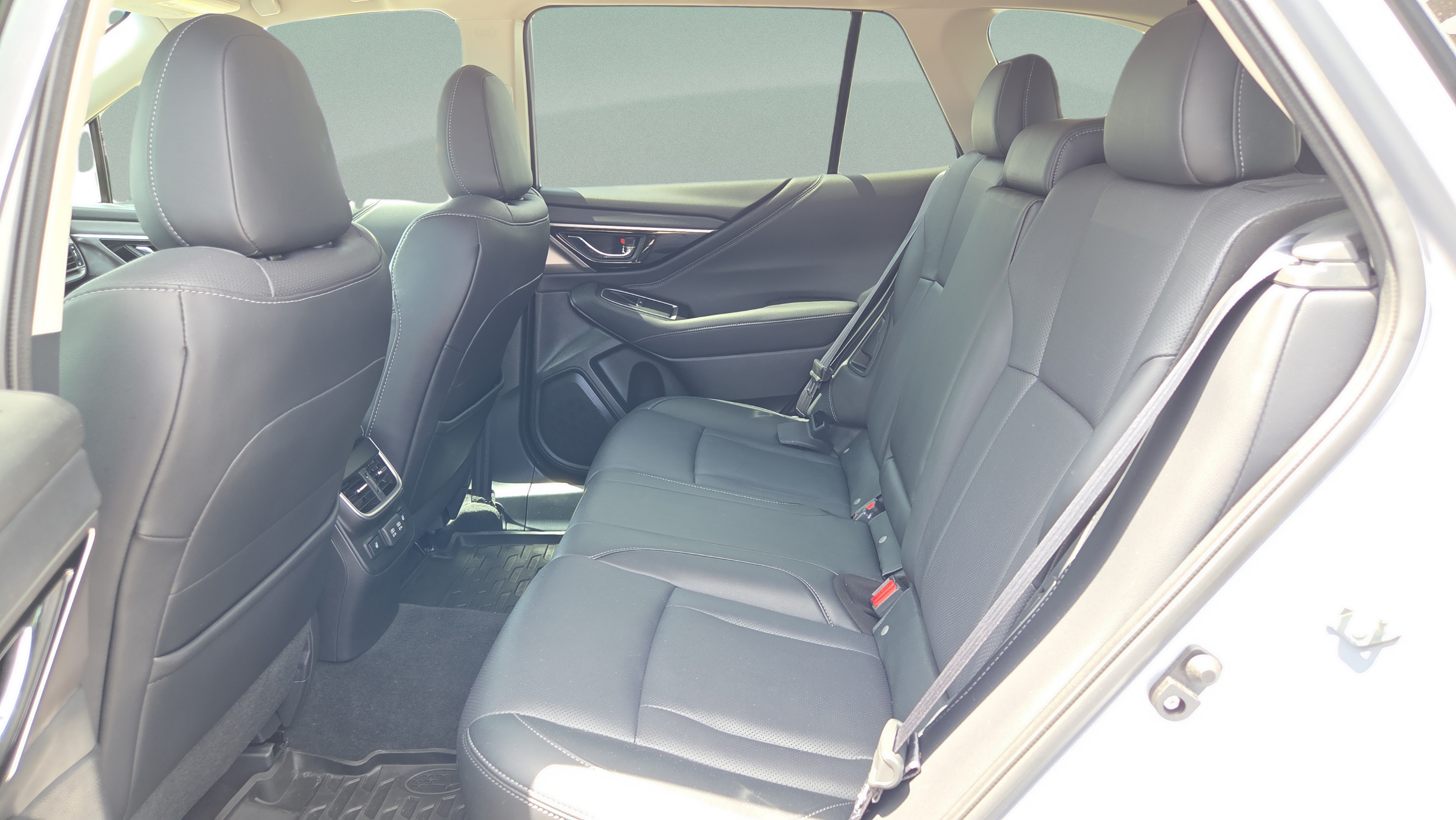 Used 2022 Subaru Outback Limited AWD/4WD image 12