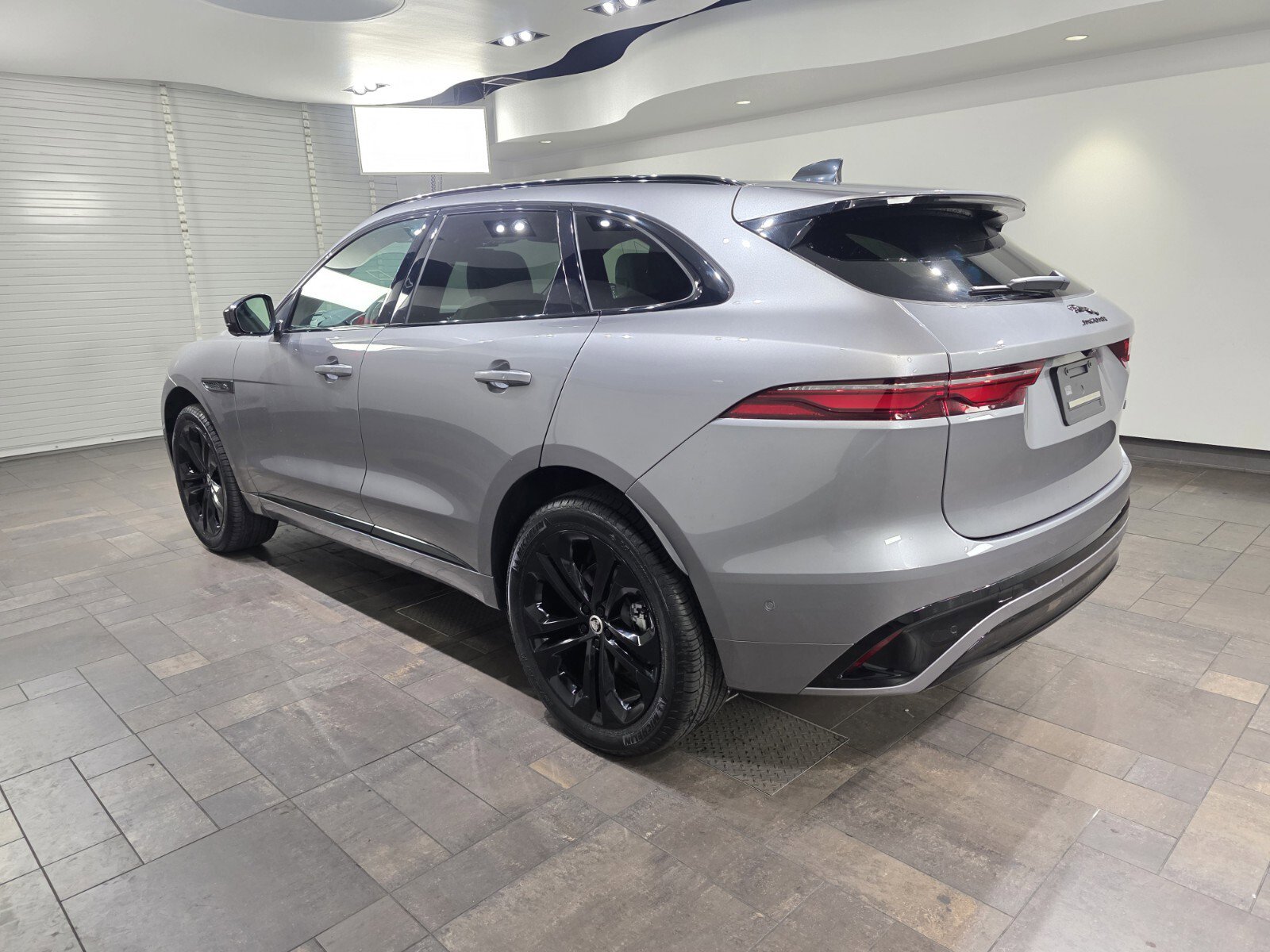 New 2026 Jaguar F-PACE R-Dynamic S AWD/4WD image 4