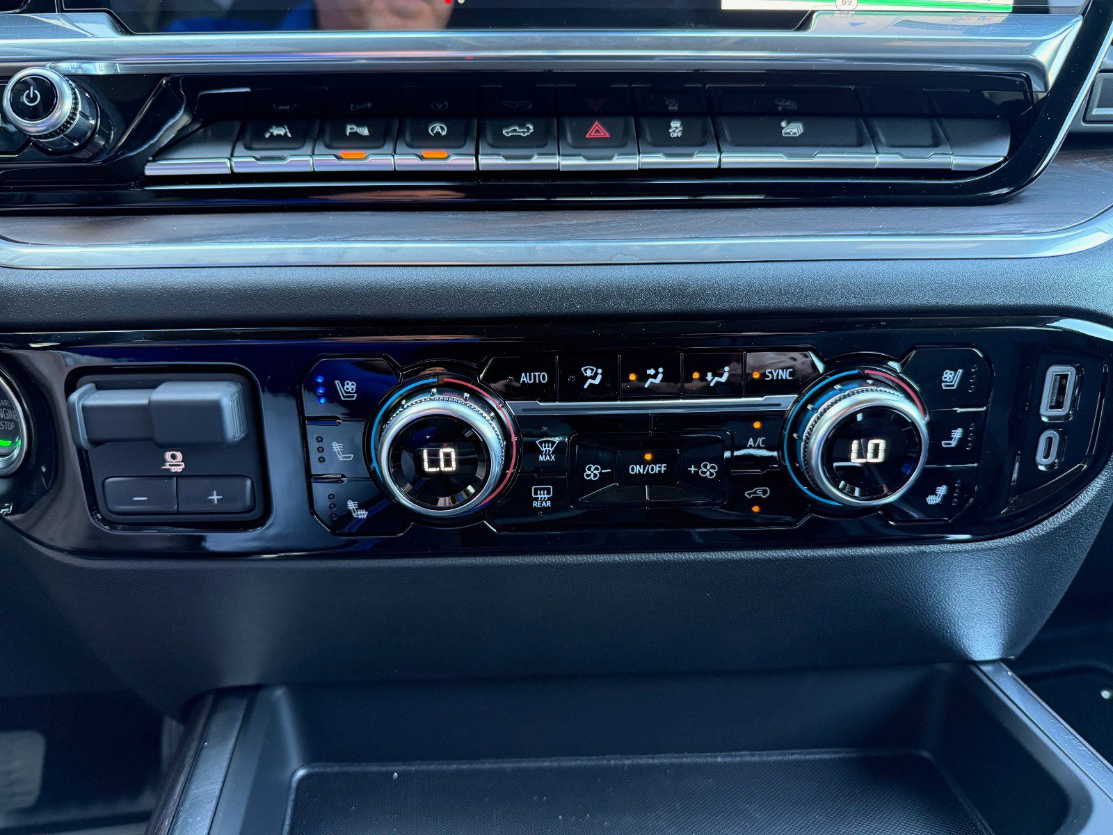 New 2026 GMC Sierra 1500 SLT w/ SLT Premium Plus Package image 25