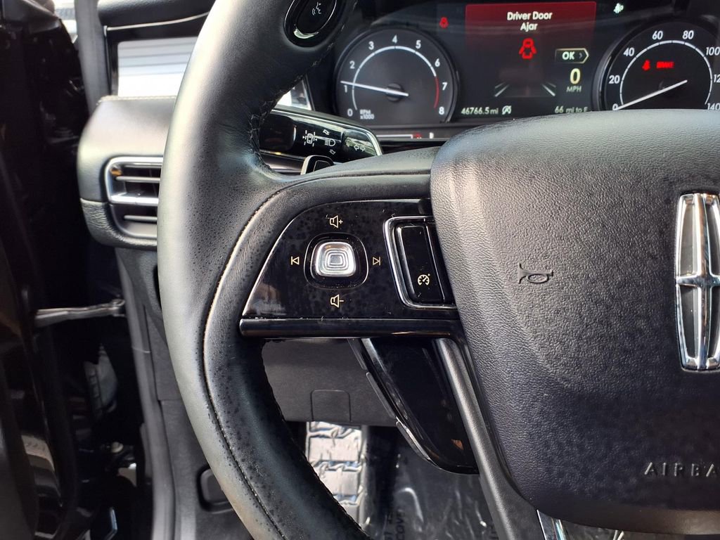 Used 2020 Lincoln Corsair FWD w/ Premium Package image 16