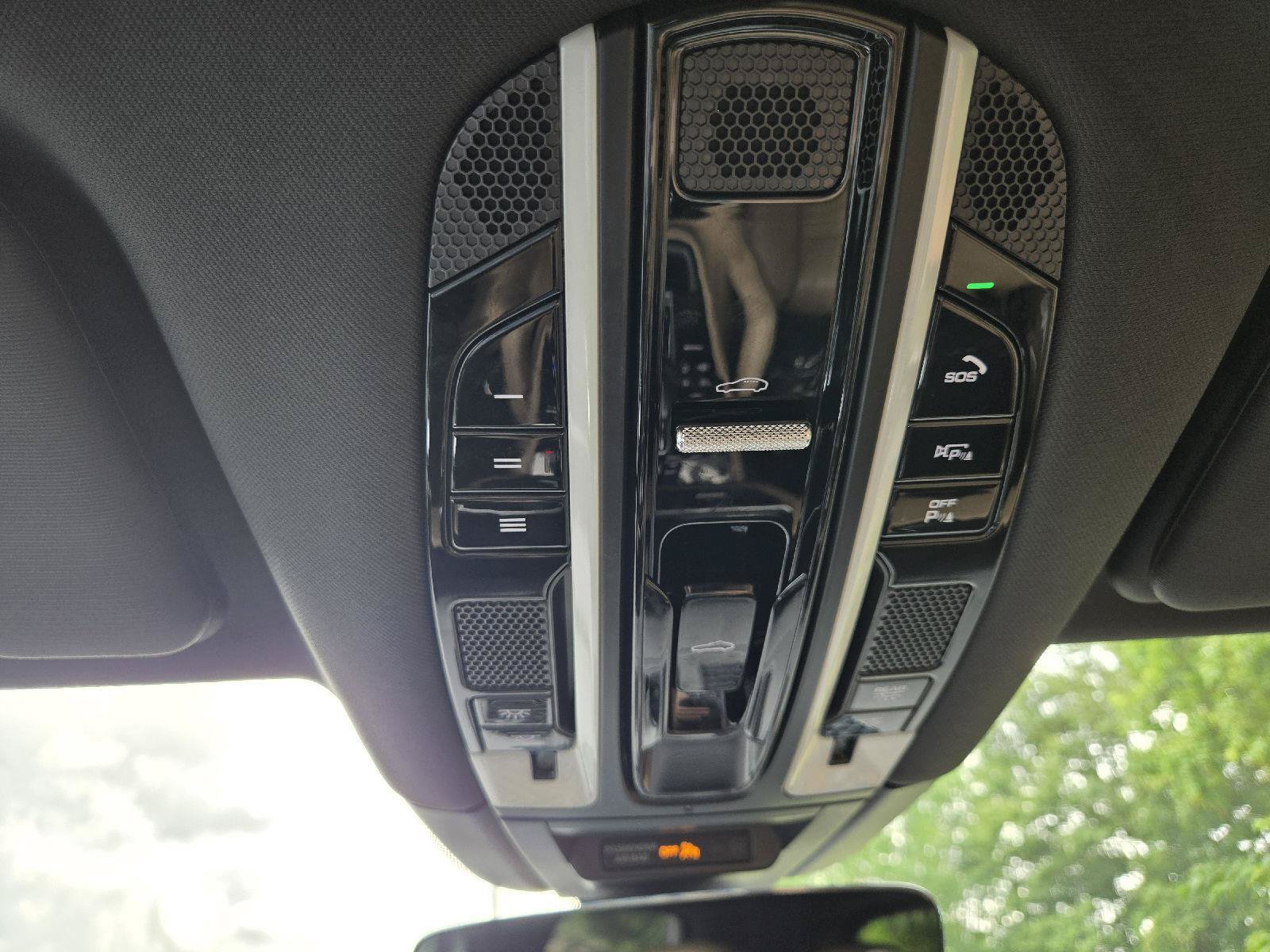 Used 2020 Porsche Cayenne AWD/4WD image 39