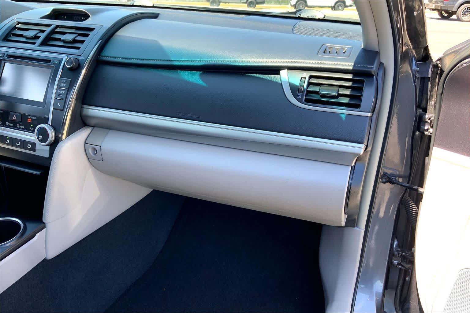 Used 2014 Toyota Camry LE FWD image 17