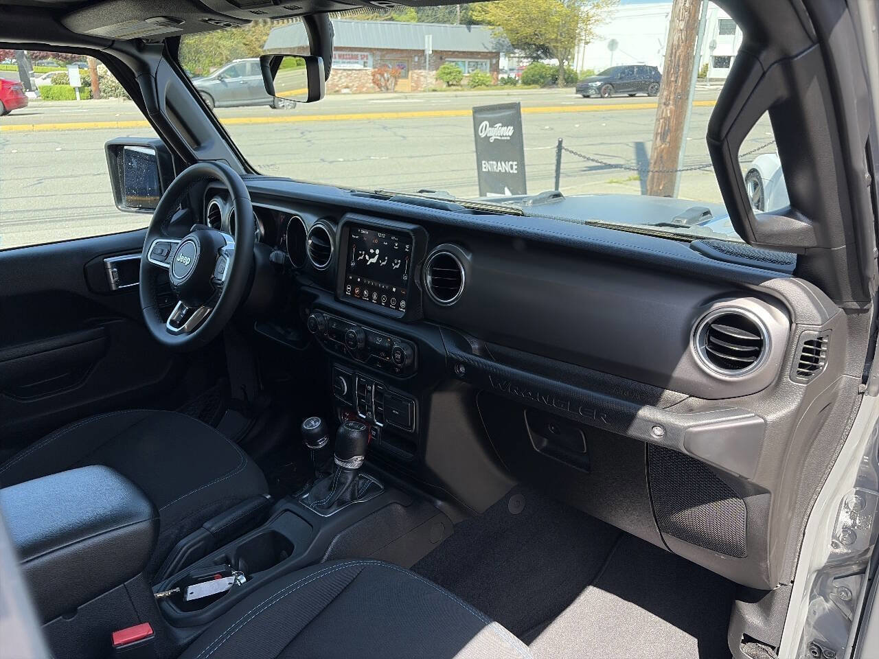 Used 2023 Jeep Wrangler Unlimited Rubicon 4xe AWD/4WD image 23