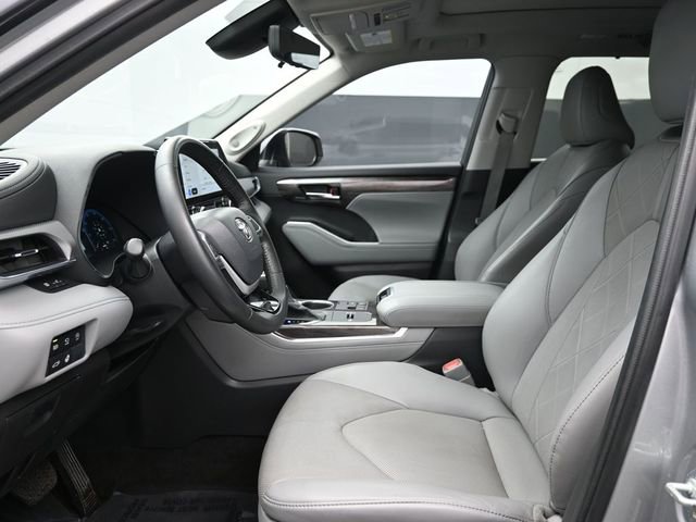 Used 2023 Toyota Highlander Platinum FWD image 10