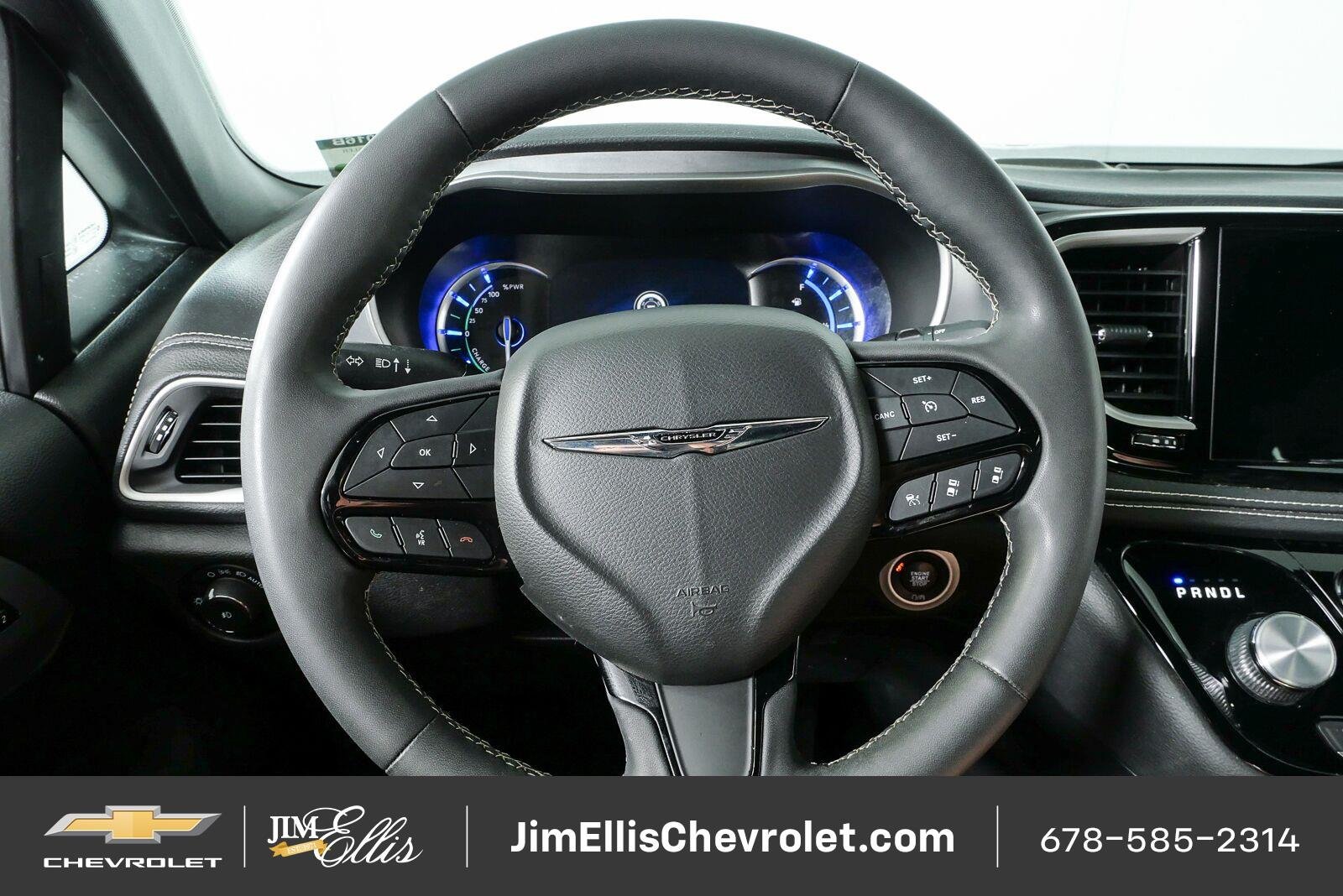 Used 2022 Chrysler Pacifica Touring-L w/ S Appearance Package FWD image 9