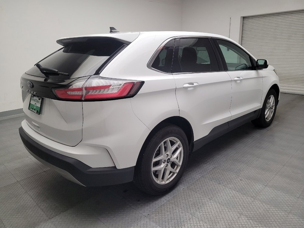 Used 2023 Ford Edge SEL image 9