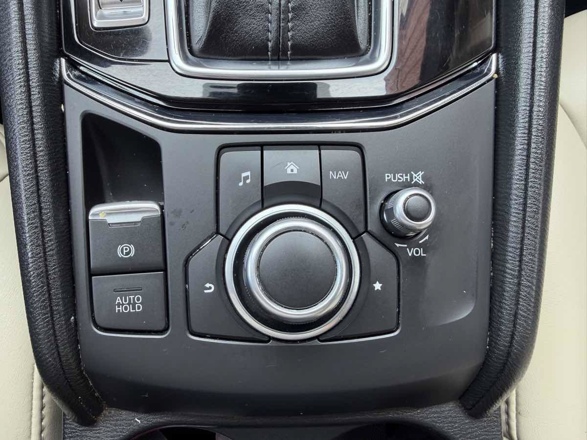 Used 2018 MAZDA CX-5 Touring w/ Preferred Equipment Package FWD image 20