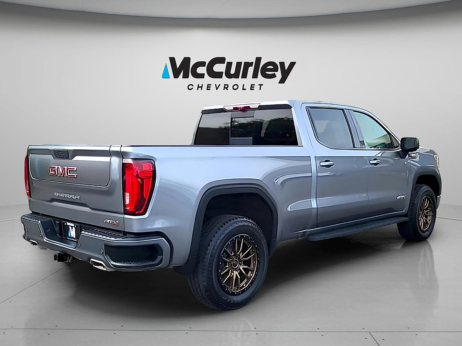 Used 2021 GMC Sierra 1500 AT4 w/ AT4 Premium Package AWD/4WD image 7