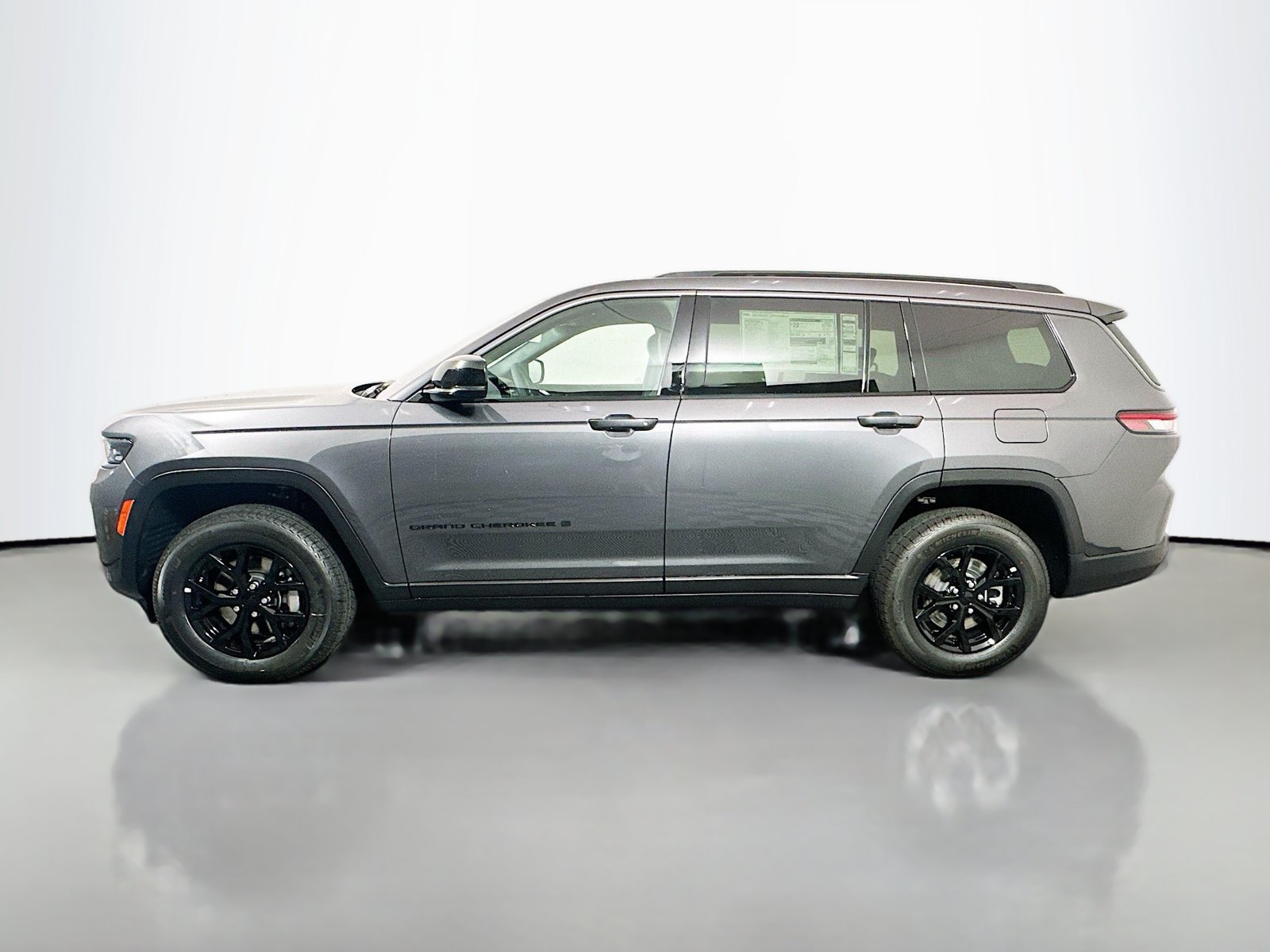 New 2026 Jeep Grand Cherokee L 4WD image 4