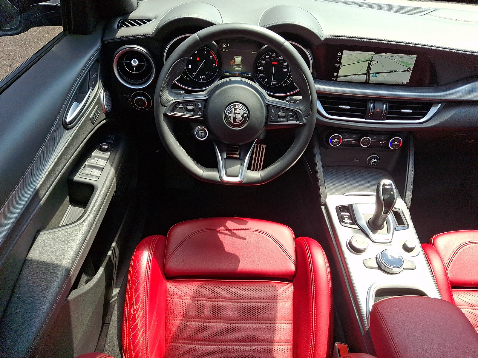 Used 2022 Alfa Romeo Stelvio Veloce AWD/4WD image 11