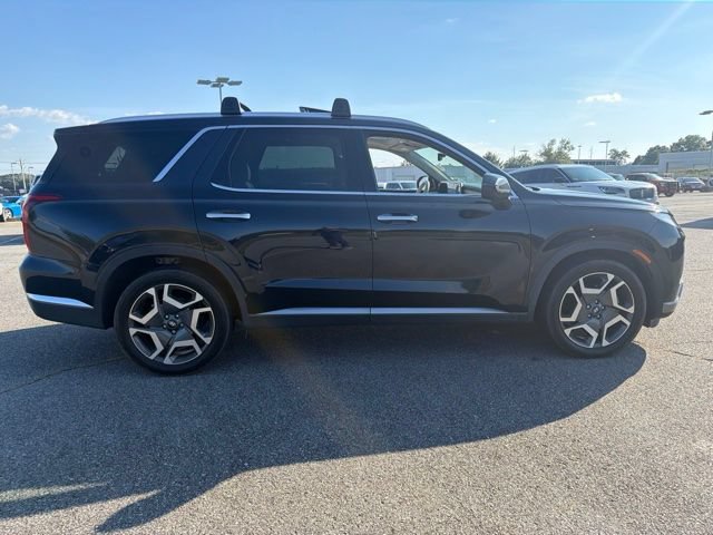 Used 2024 Hyundai Palisade Limited FWD image 2