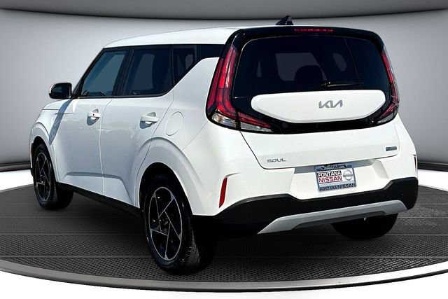 Used 2024 Kia Soul EX image 4