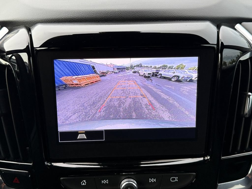 Used 2023 Chevrolet Traverse LT FWD image 15