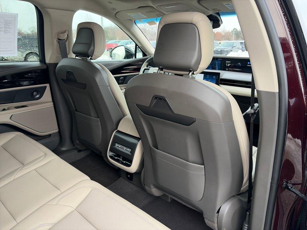 Used 2025 Lincoln Nautilus Premier w/ Equipment Group 102A image 32