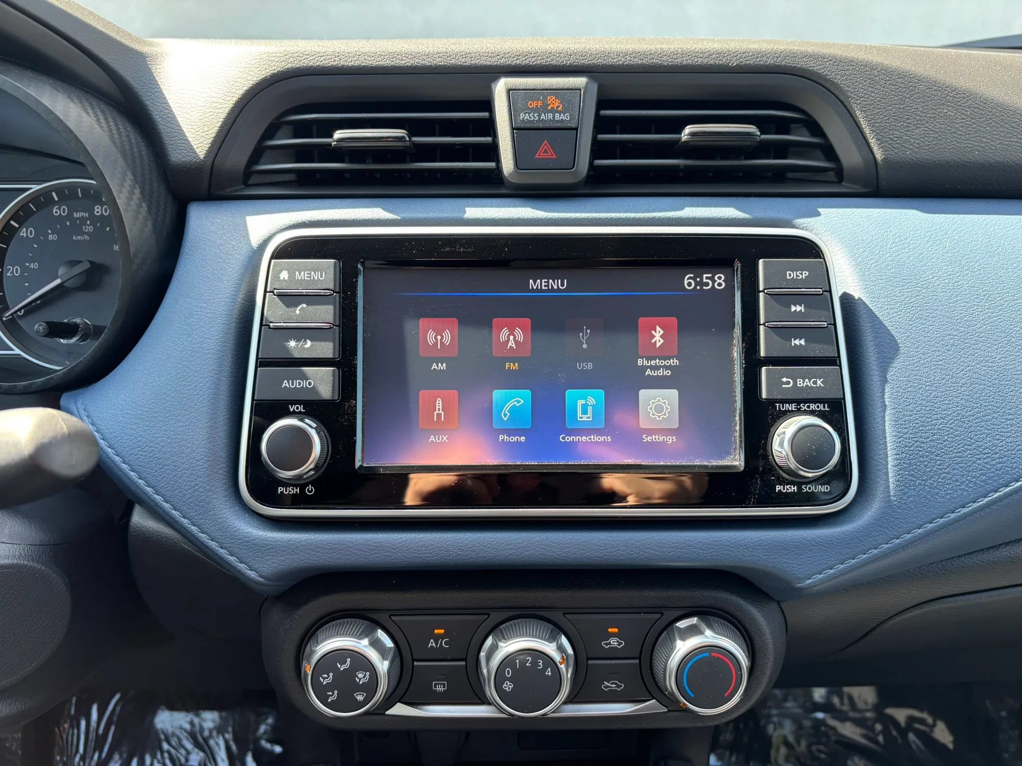 Used 2025 Nissan Versa SV w/ Trunk Package FWD image 25