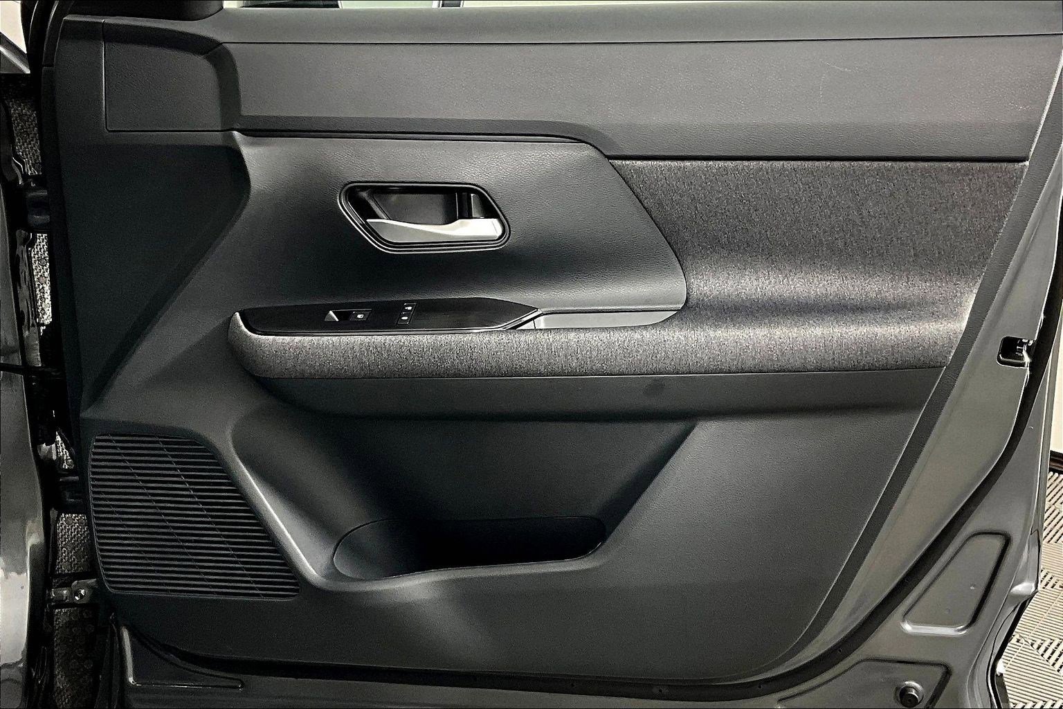 Certified 2025 Nissan Kicks SV w/ SV Premium Package image 29