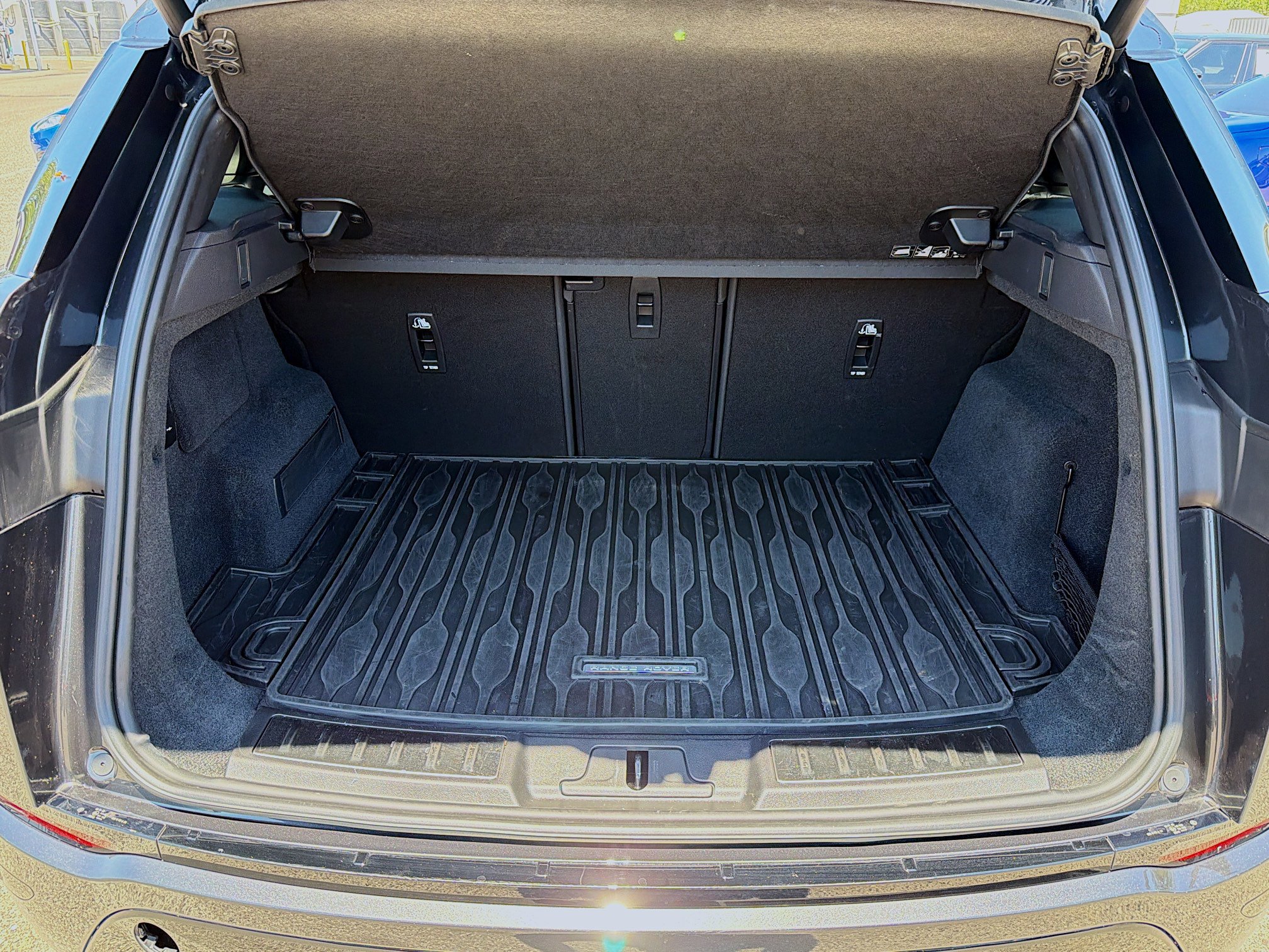 Used 2025 Land Rover Range Rover Evoque Dynamic SE AWD/4WD image 11