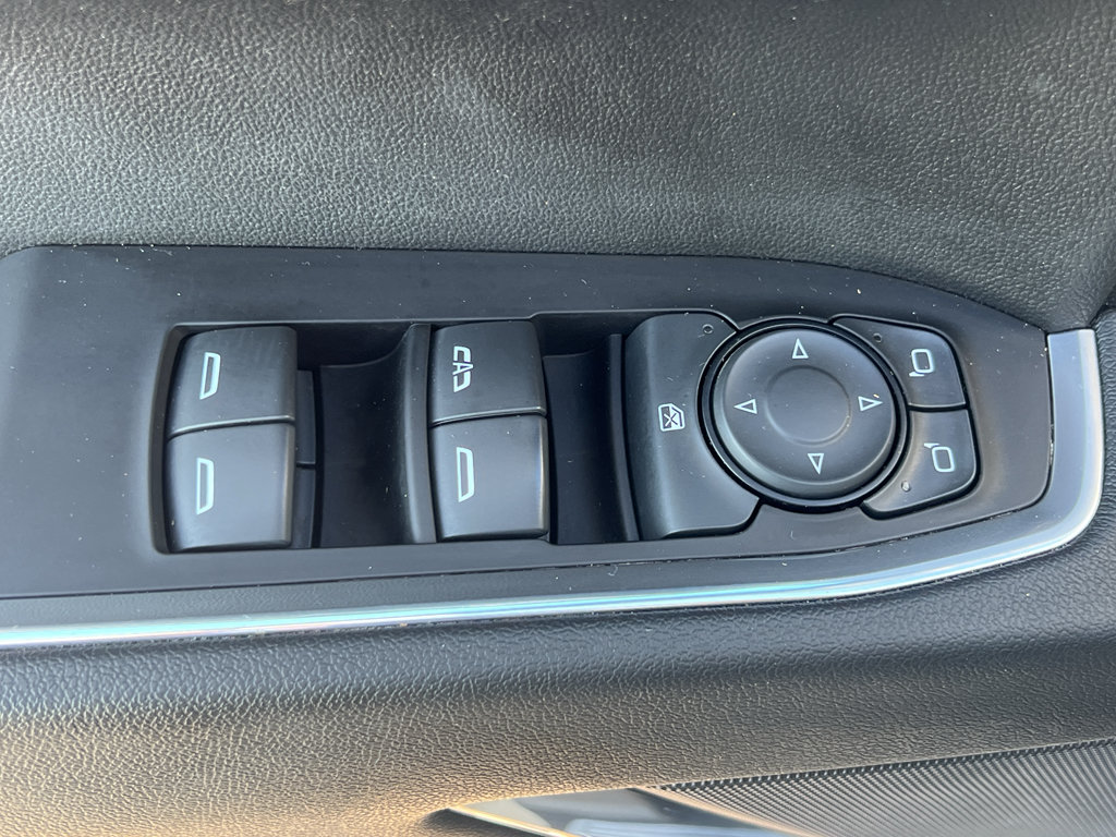 Used 2023 Chevrolet Silverado 1500 LT AWD/4WD image 12