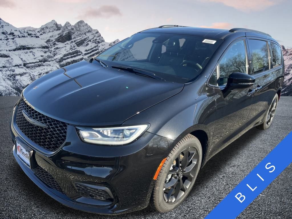 New 2026 Chrysler Pacifica Limited w/ S Appearance Package image 5