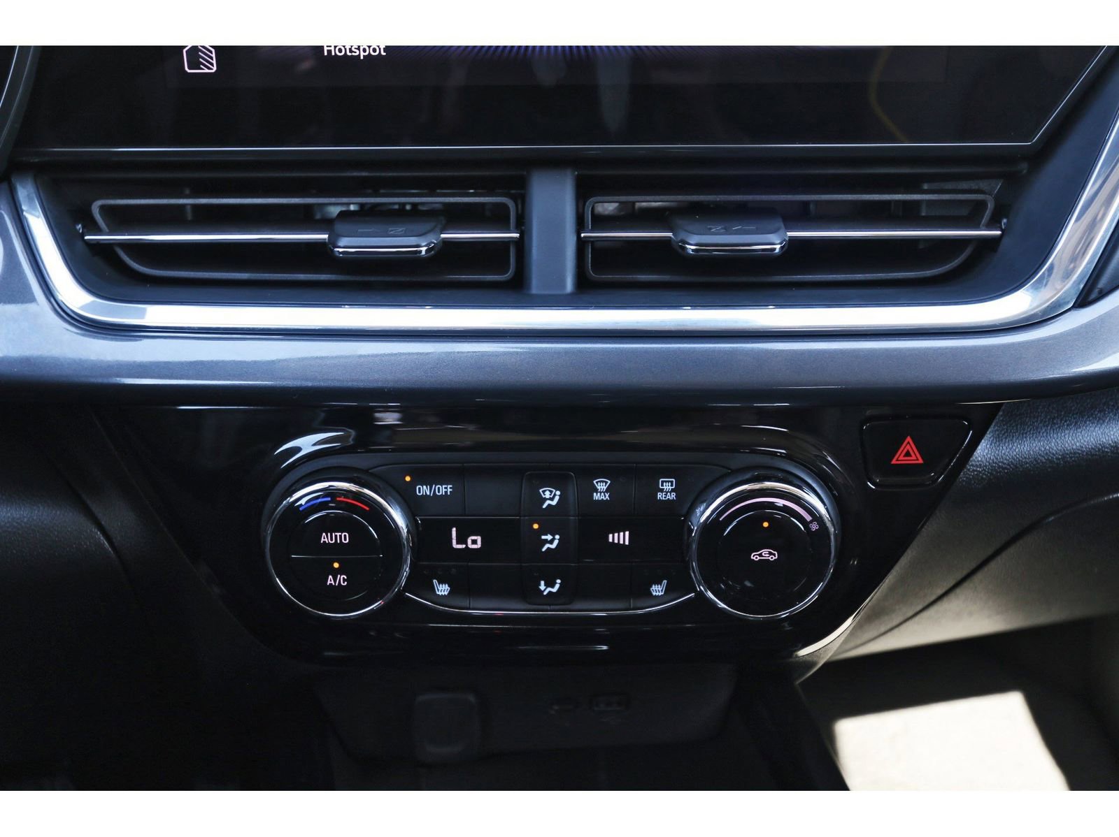 Used 2024 Chevrolet Trax ACTIV w/ Driver Confidence Package image 27