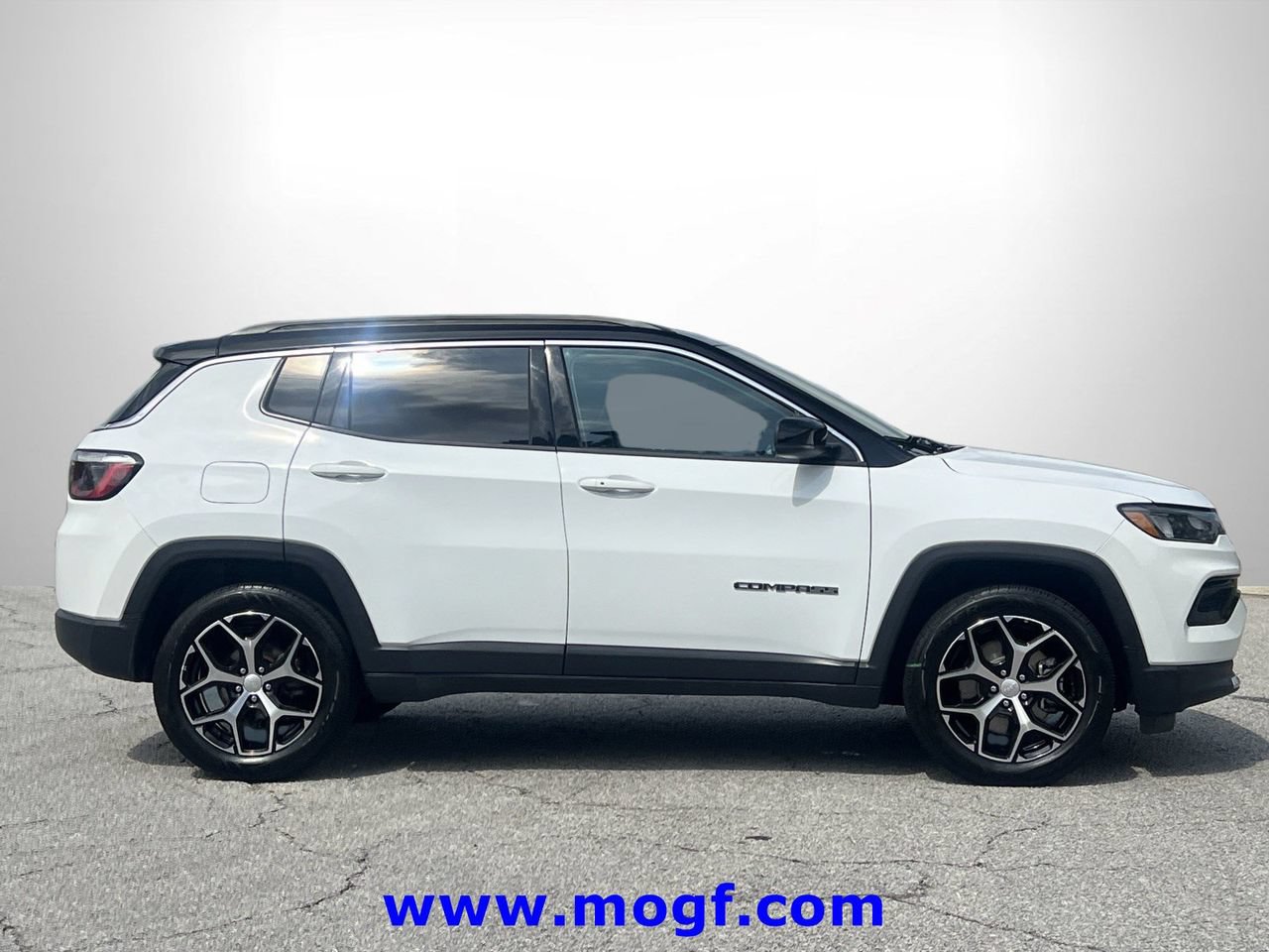 Used 2024 Jeep Compass Limited AWD/4WD image 4